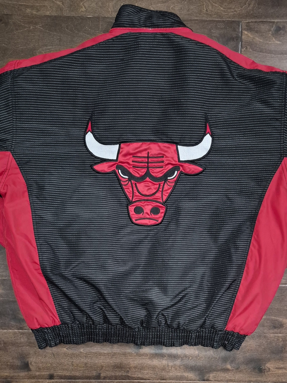 Chicago Bulls Puffer Coat Logo Athletic Black and Red Varsity Bomber